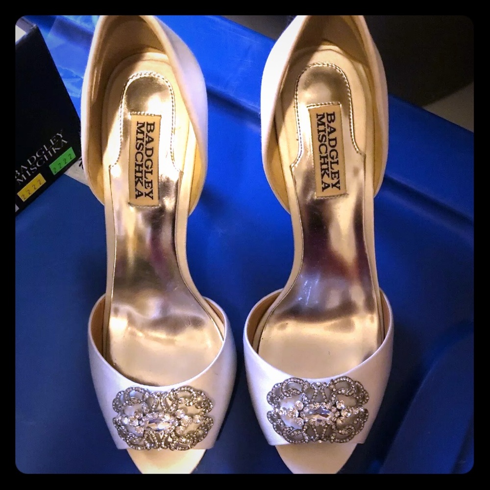 Badgley Mishka d’orsay pumps 7.5 ivory
